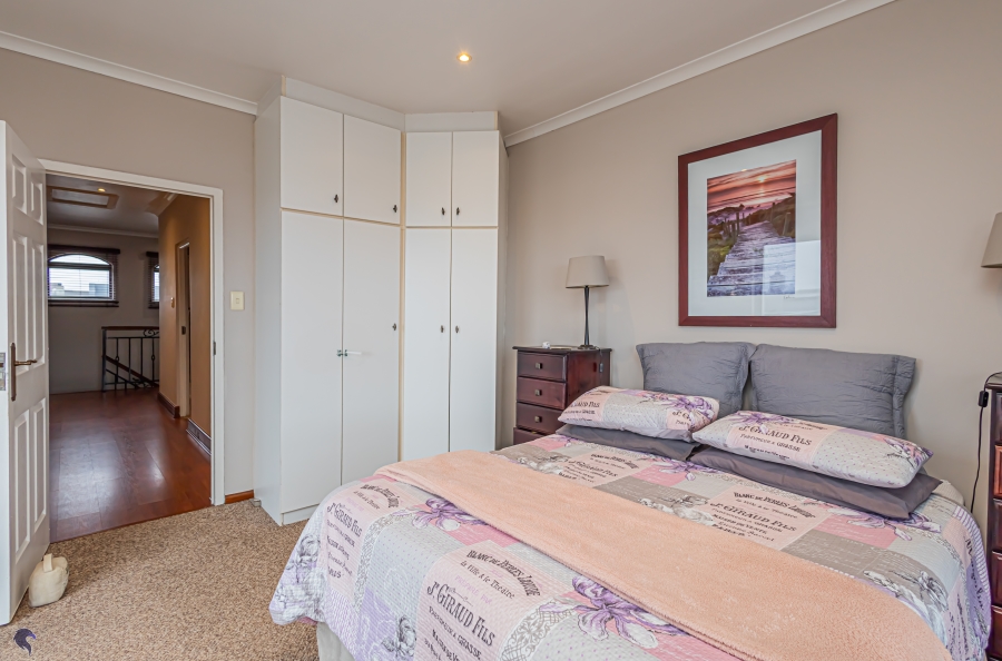 4 Bedroom Property for Sale in Myburgh Park Western Cape